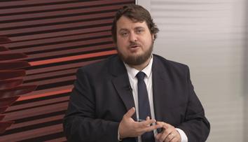 Šmída: Při chůzi pozpátku ve Sněmovně jsem zakopl. Ukázali jsme, že couváme na Východ