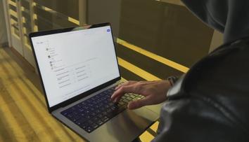 Na jihu Čech opět řádí podvodníci. Ženu připravili téměř o milion korun