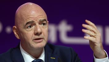 Infantinův návrh pobouřil i německého politika. Zakažte mu vstup na stadiony, žádá svaz
