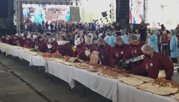 V Mexiku pokořili rekord o nejdelší sendvičovou řadu na světě. Měřila 100 metrů