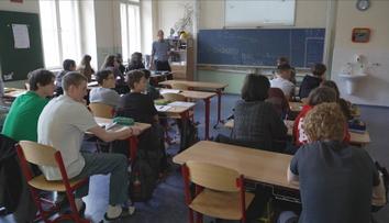Úroveň školství upadá. Učitelé viní inkluzi, přetížené třídy i rodiče