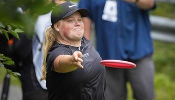 Trapas organizátorů v discgolfu. Chtěli trofej majáku, vyklubal se z toho penis
