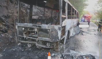 Tragédie na jihu Čech. Motorkář po čelním střetu s autobusem zemřel