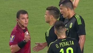 Útok na hráče! Sprej se vymkl kontrole arbitra, odnesl to Corona