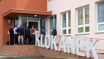 Covid v Klokáncích. Úřad nepovolil testování, říká Fond ohrožených dětí