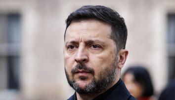 Ukrajina je na pokraji katastrofy, přiznal Zelenskyj. Řekl, kdy se rozhodne