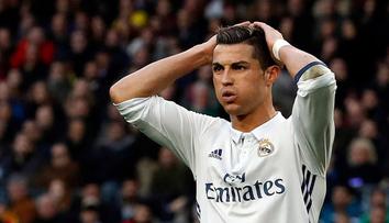 Ronaldo jako břídil: Víc prodávají Woods i Djokovič