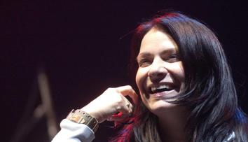 Anna K. vyděsila fanoušky. Na koncert přijela na invalidním vozíku