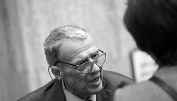 Zemřel novinář a ochránce lidských práv Petr Uhl, v říjnu oslavil 80 let