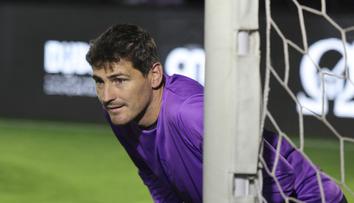Je Casillas gay? Brankář vysvětlil, co se stalo. Puyol se omlouval za vtípek
