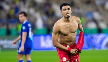 Fotbalista dal postupový gól, sundáním dresu postup zničil. Rozhodnout musel až los