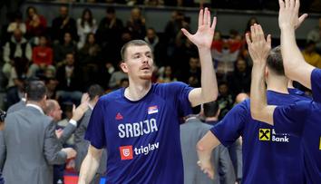 Hrozná zpráva z MS v basketbalu. Srb po podlém zákroku přišel o ledvinu