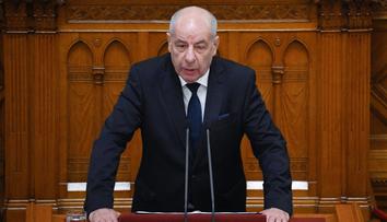 Maďarský prezident podepsal svůj konec. Mluví o útoku na demokracii