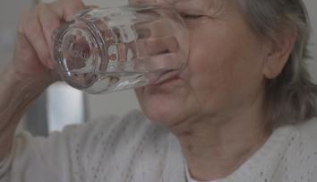 Nemocnice řeší olovo v kohoutkové vodě. Přestěhovala pacientky