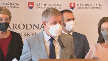Kontroverzní zákon na Slovensku prošel: Naočkovaní budou zvýhodněni