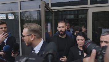 Andrew Tate s bratrem jsou obviněni ze znásilnění a obchodování s lidmi