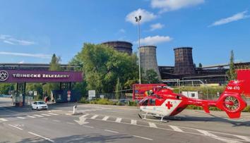 Černé dny v Třineckých železárnách. Kvůli úrazům tam dvakrát letěl vrtulník