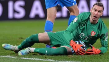 Brankář Pavlenka by mohl posílit soupeře Plzně i Slavie