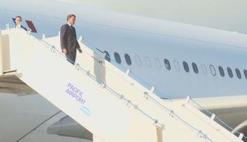 Během nepokojů v Nové Kaledonii zemřelo už několik lidí. Na ostrov dorazil Macron