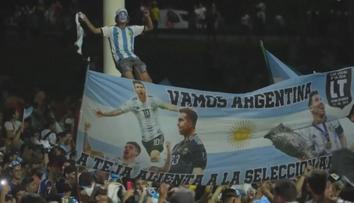 Rey: Argentina fotbalem žije. Běžní lidé tam sní, že budou jako Messi