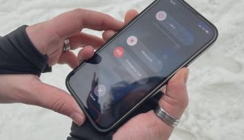 Chytré mobily přidělávají záchranářům práci. Volají o pomoc, když majitelé lyžují