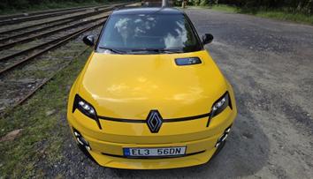 Provětrali jsme auto roku: Nabitý elegán z Francie má šmrnc a jede jako nikdy