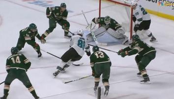 VIDEO: Brent Burns vstřelil famózní gól v NHL, možná je to branka roku