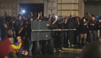 Demonstrací v Evropě se účastnily statisíce lidí. V ulicích Paříže zněly výbuchy