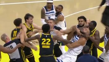 Přehnaná agrese v NBA. Hráč škrtil hvězdu, ta ho nazvala klaunem