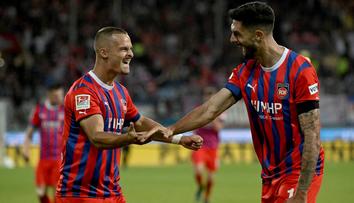 Heidenheim se vyhoupl na první místo v Bundeslize. Hrdinou byl Kleindienst