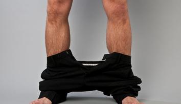 Malý penis a nápadně povislá varlata! Policie hledá zvrhlíka