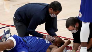 VIDEO: Moře krve a osm štychů! Hvězda Clippers dohrála po ráně loktem!