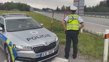 Policisté hlídají silnice. Závěr prázdnin je nejrizikovějším obdobím v roce