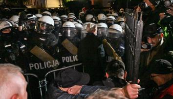Protesty v Polsku. Prezident se rychle vrátil, zní slova o státním převratu