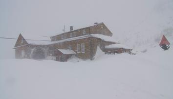 Extrémní vítr paralyzoval Tatry. Lyžařská střediska i lanovky jsou mimo provoz
