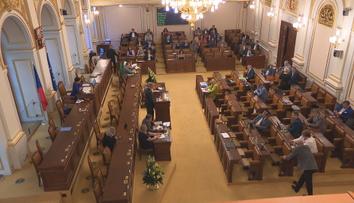 Sněmovna odmítla zákaz tlumičů na pistole a revolvery. Proti byla opozice i část koalice