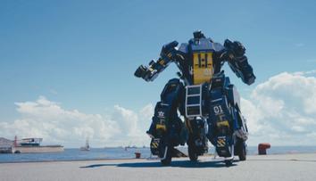 Oblek jako z Transformers. Japonci představili unikát