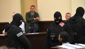 Terorista z Paříže Abdeslam dostal 20 let. Za pokus o vraždu policistů