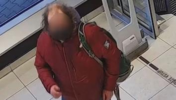 Muž v Praze onanoval na veřejnosti před ženami. Policie hledá poškozené