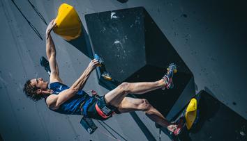 Adam Ondra hlásí v šanghajské kvalifikaci postup. Finále ho čeká v neděli