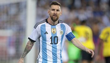 Messi je už zase v bezpečí. Boxer Canelo složil zbraně a přišel s omluvou