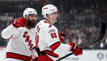 Nečase čeká shledání se starým parťákem. Burns ve 40 pokračuje v NHL