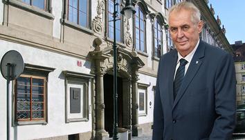 Ostrá kritika senátorů: Prezident hájí zájmy cizích mocností!