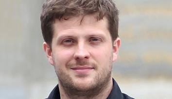 Pořádná ostuda! Brněnský politik se nechal bičovat. VIDEO
