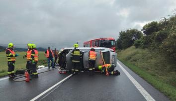 Hasiči informovali o nehodě. Omylem zveřejnili i lechtivou fotku neznámé ženy
