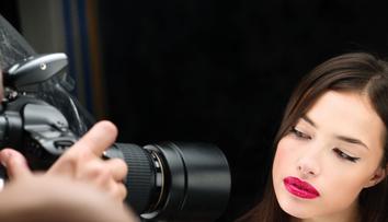 Ruská modelka se fotila polonahá prádle v kostele, hrozí jí 3 roky