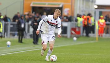 Kousnutí zombie, nebo útok žraloka? Fotbalista musel vysvětlit, co má na krku