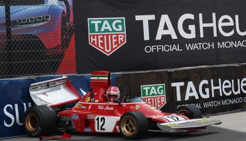 Ostuda vedoucího jezdce F1. V Monaku nabořil historický vůz Nikiho Laudy