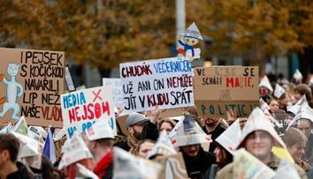Studenti v Brně vyhlásili kvůli rušení koncesionářských poplatků stávku