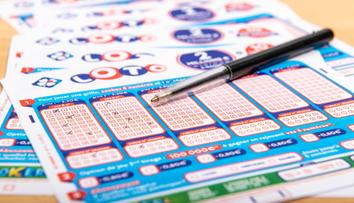 Padl další jackpot. Šťastný výherce se stal přes noc milionářem
